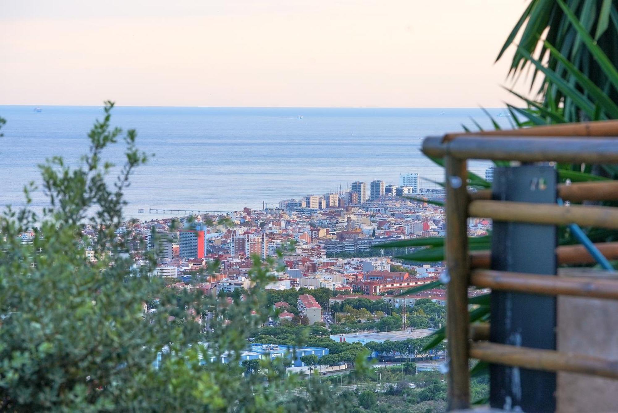 Aaa View Private Terrace Outdoor Heated Hot Tub Family Fun Villa Badalona Exterior photo
